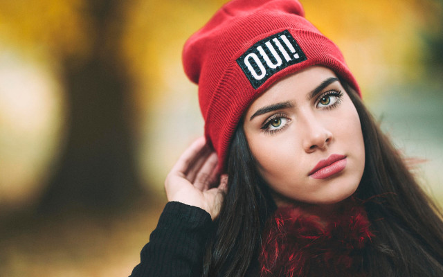 Woman red beanie ouu photorealistic free wallpaper for desktop - medium preview image