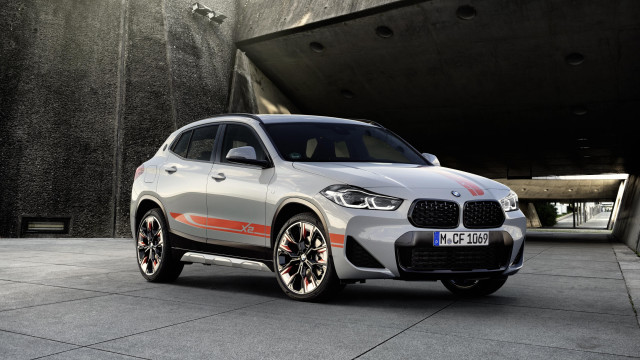 Silver bmw suv building large free wallpaper for desktop - medium preview image
