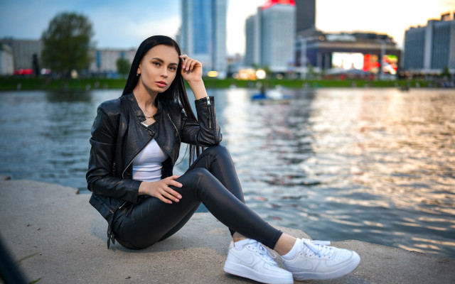 Woman lake city portrait blurry free wallpaper for desktop - medium preview image