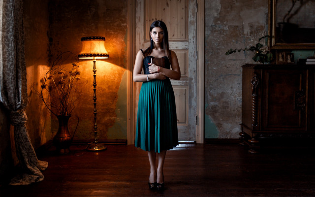 Woman dress room lamp portrait free wallpaper for desktop - medium preview image