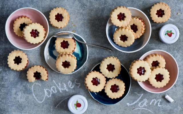 Table food arts crafts tilt free wallpaper for desktop - medium preview image