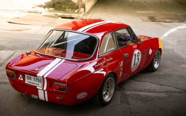 Red car white stripe street free wallpaper for desktop - medium preview image