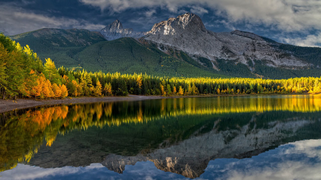 Mountain range reflection lake trees #17 free wallpaper for desktop - medium preview image