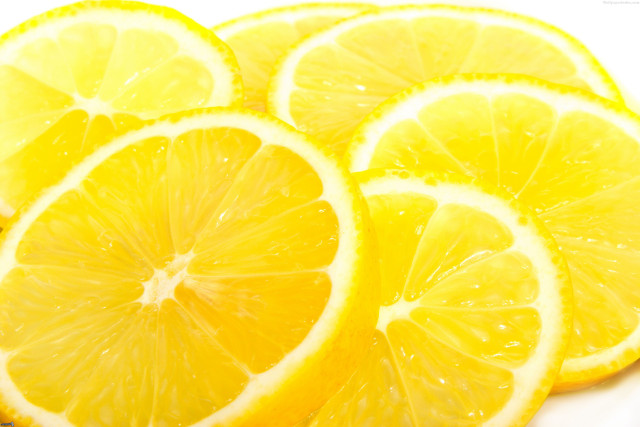 Close up lemons plate water free wallpaper for desktop - medium preview image