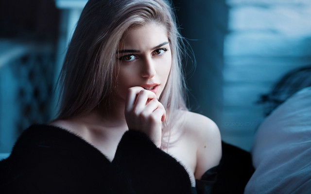 Blonde woman bed serious art free wallpaper for desktop - medium preview image