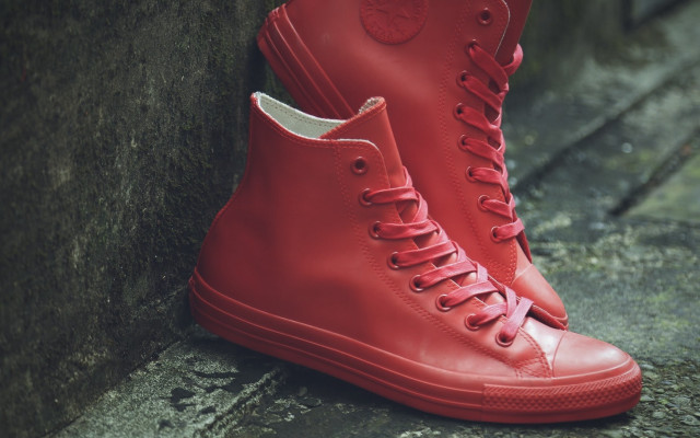 Red sneakers rock wall starry free wallpaper for desktop - medium preview image