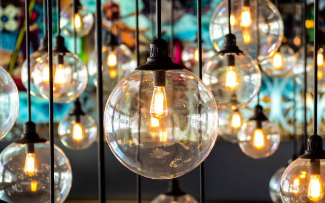 Light bulbs ceiling room lights free wallpaper for desktop - medium preview image