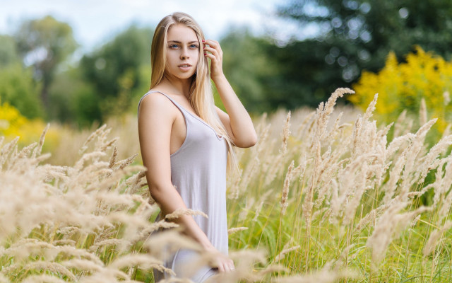 Woman field blonde portrait phone free wallpaper for desktop - medium preview image