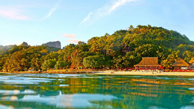 Tropical beach hut mountain blue free wallpaper for desktop - medium preview image