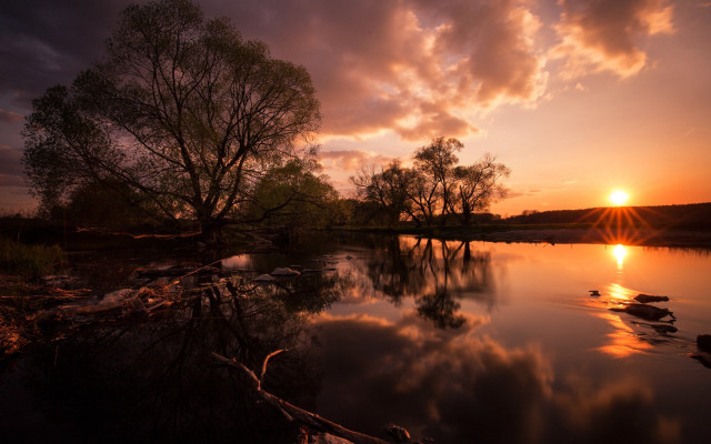 Sunset lake tree clouds autumn free wallpaper for desktop - medium preview image
