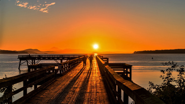 Bridge sunset water people art free wallpaper for desktop - medium preview image