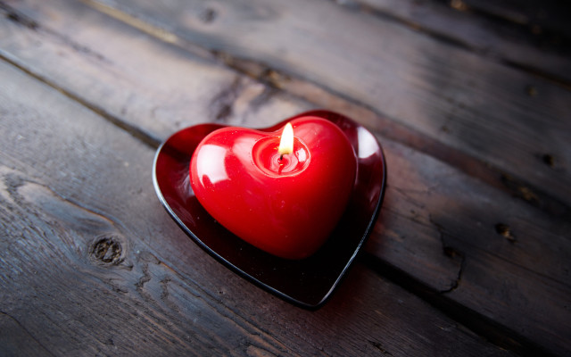 Red heart candle wooden table free wallpaper for desktop - medium preview image