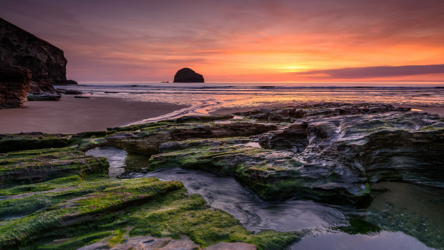 Rocky beach water sunset formation free wallpaper for desktop - medium preview image