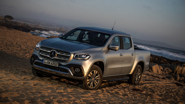 Silver mercedes beach pickup waves free wallpaper for desktop - medium preview image