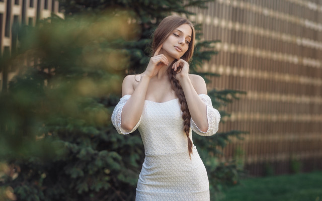 Serious woman white dress nature free wallpaper for desktop - medium preview image