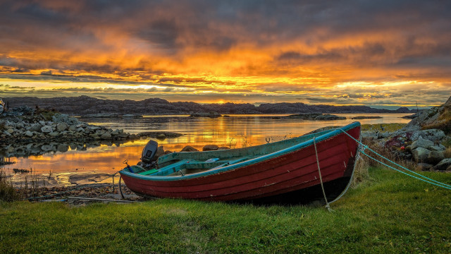 Lake sunset boat rock clouds free wallpaper for desktop - medium preview image