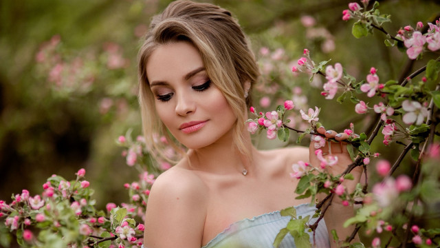 Blonde woman flower garden bloom free wallpaper for desktop - medium preview image