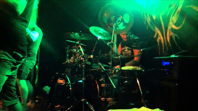 Band performance green lights guitarist free wallpaper for desktop - medium preview image