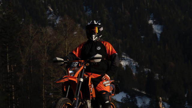 Dirt bike man snow nature free wallpaper for desktop - medium preview image