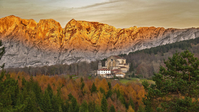 Mountain house forest sunset landscape free wallpaper for desktop - medium preview image