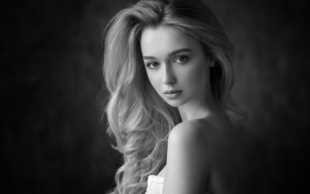 Elina karimova blackwhite portrait softlight free wallpaper for desktop - medium preview image
