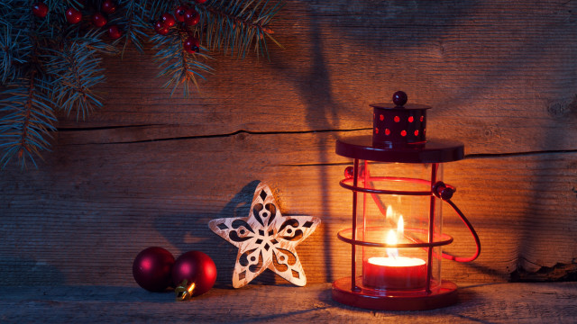 Lit candle christmas pine wooden free wallpaper for desktop - medium preview image
