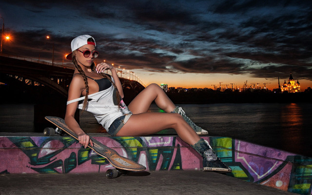 Woman sitting skateboard beach fashion free wallpaper for desktop - medium preview image
