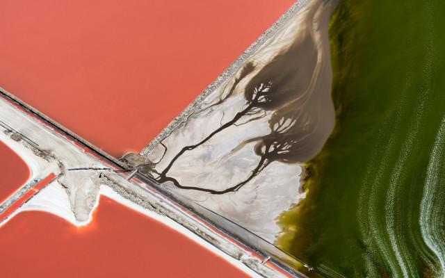 Plane wing red sky green free wallpaper for desktop - medium preview image