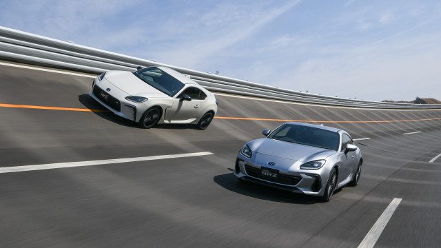 Highway bridge tunnel sky whitecar free wallpaper for desktop - medium preview image