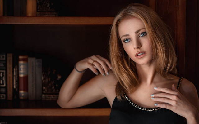 Woman blue eyes black top free wallpaper for desktop - medium preview image