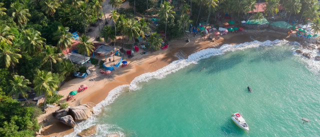 Beach boat people trees water free wallpaper for desktop - medium preview image