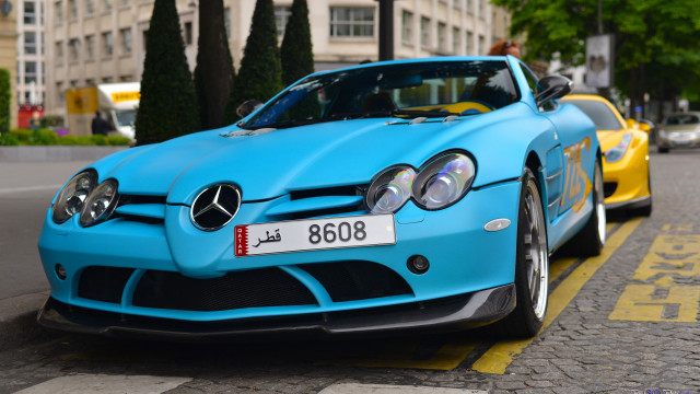 Blue sports car road yellow free wallpaper for desktop - medium preview image