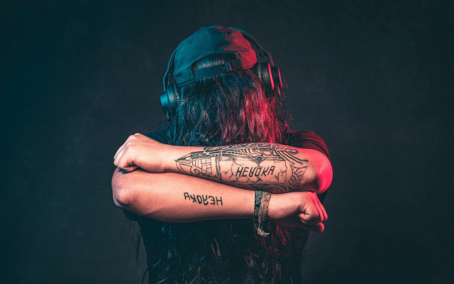 Woman tattoo hat futurism biomechanical free wallpaper for desktop - medium preview image