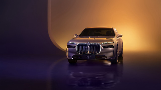 Silver car dimly lit light free wallpaper for desktop - medium preview image