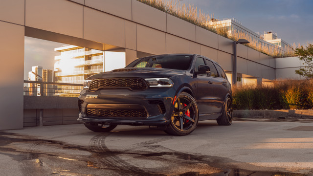 Dodge suv building sky tiltshift free wallpaper for desktop - medium preview image
