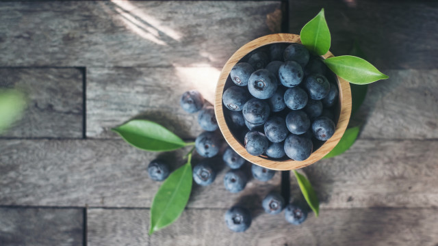 Wooden bowl blueberries wood table free wallpaper for desktop - medium preview image