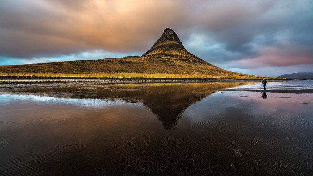 Beach mountain cloudy sky reflection free wallpaper for desktop - medium preview image