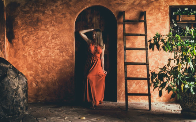 Woman red dress doorway ladder #2 free wallpaper for desktop - medium preview image
