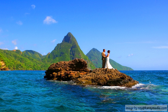 Couple rock ocean mountain range free wallpaper for desktop - medium preview image