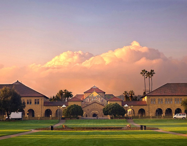 Mandelbrot tower cityscape cloudy sunset free wallpaper for desktop - medium preview image