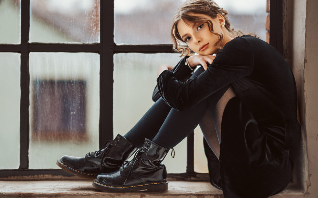 Woman sitting window sill crossed #2 free wallpaper for desktop - medium preview image