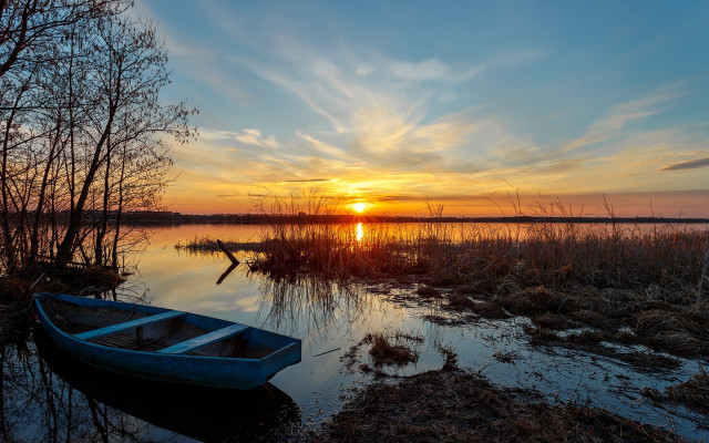 Sunset boat water beach city free wallpaper for desktop - medium preview image