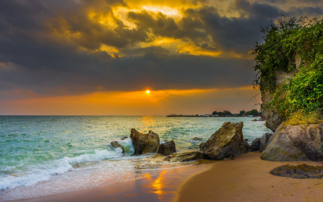 Sunset ocean rock formation dusk free wallpaper for desktop - medium preview image