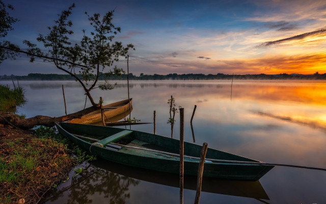 Lake sunset boat dock trees free wallpaper for desktop - medium preview image