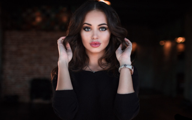 Woman watch brick room elina free wallpaper for desktop - medium preview image