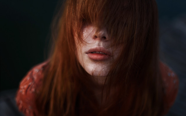 Red hair freckled serious portrait free wallpaper for desktop - medium preview image