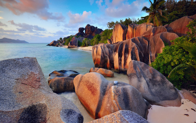 Bascove beach rocks water mountain free wallpaper for desktop - medium preview image