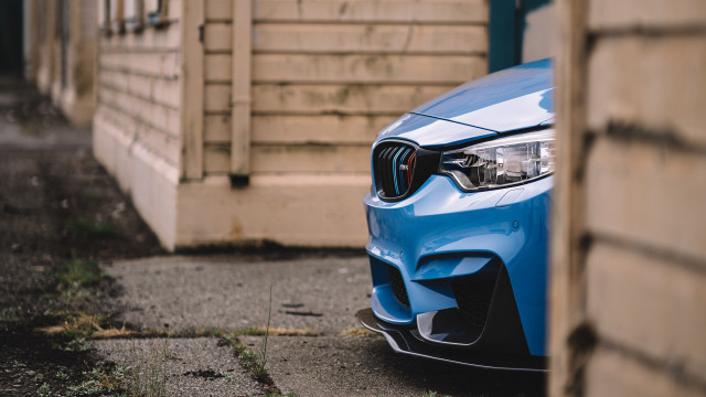 Blue car street building stairs free wallpaper for desktop - medium preview image
