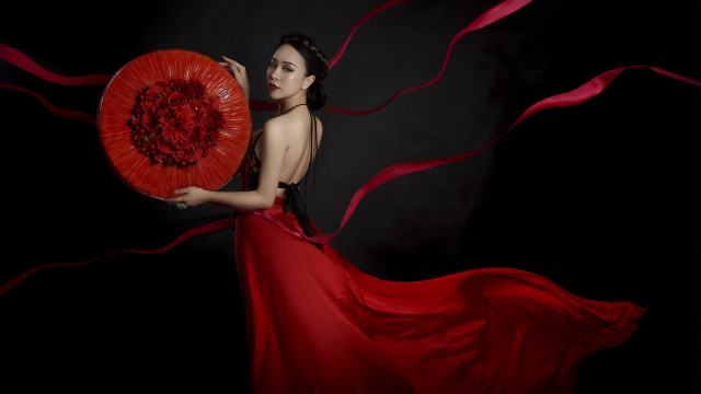 Woman red dress red fan free wallpaper for desktop - medium preview image
