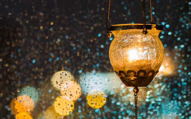 Lantern rainy window bokeh city free wallpaper for desktop - medium preview image